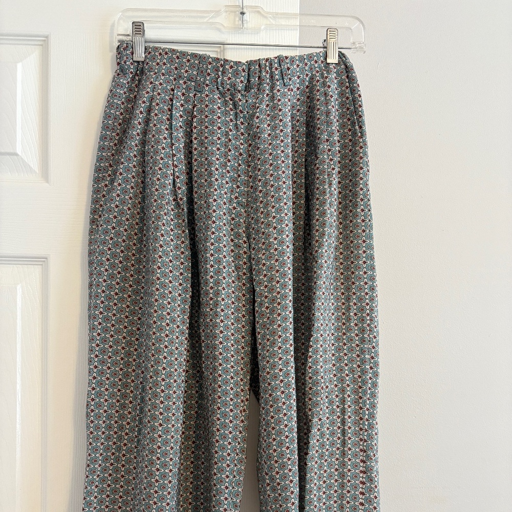 SILK PRINTED GAUCHO PANTS, SIZE SMALL